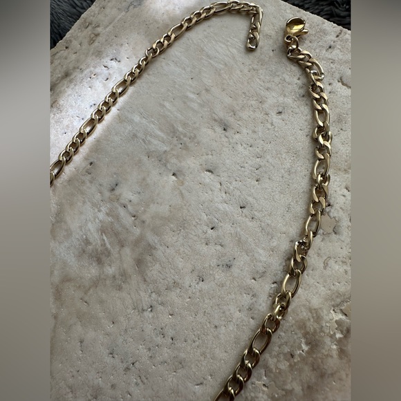 14k Gold Filled 18” Figaro Unisex Chain adjustable 18”-20” - Picture 4 of 7